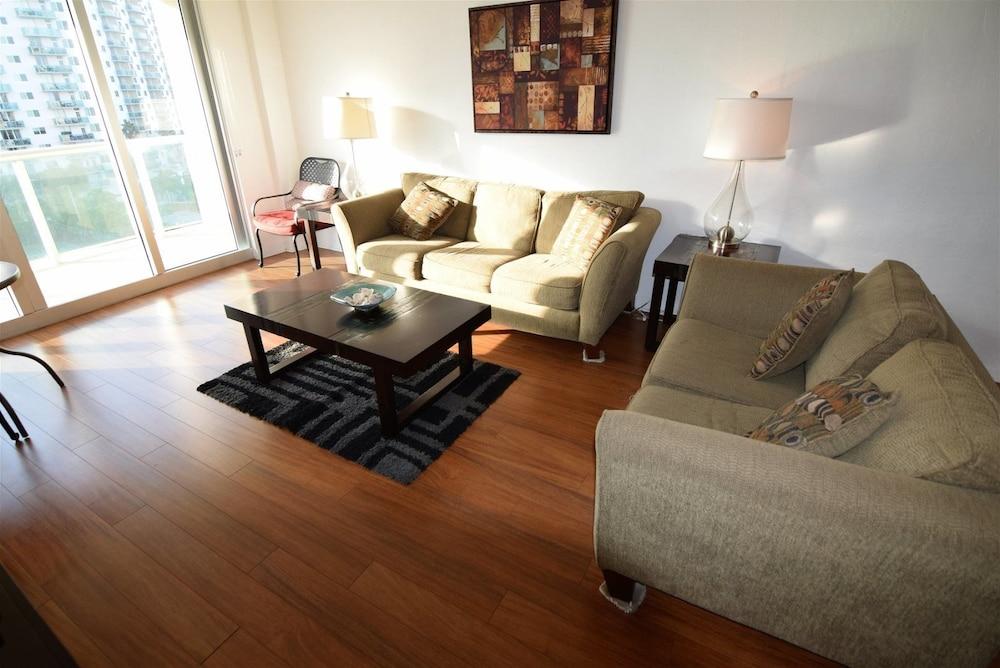 Precious 1 Bed 1 Bath At Ocean Reserve!!