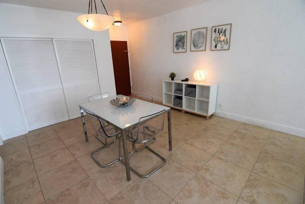 Spectacular 1 Bed 1 Bath @ Tides