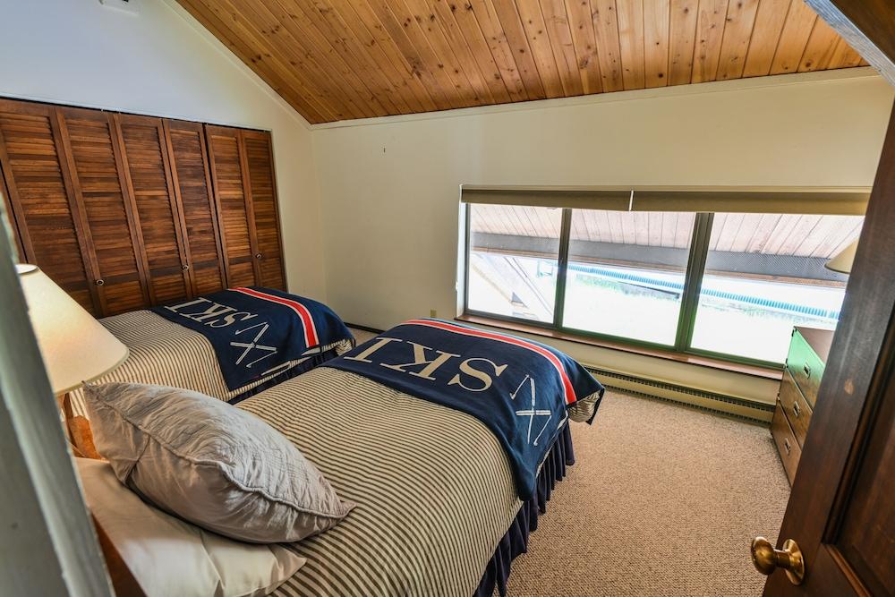 Escape the heat in this family-friendly slopeside condo - No Cleaning Fee! by RedAwning