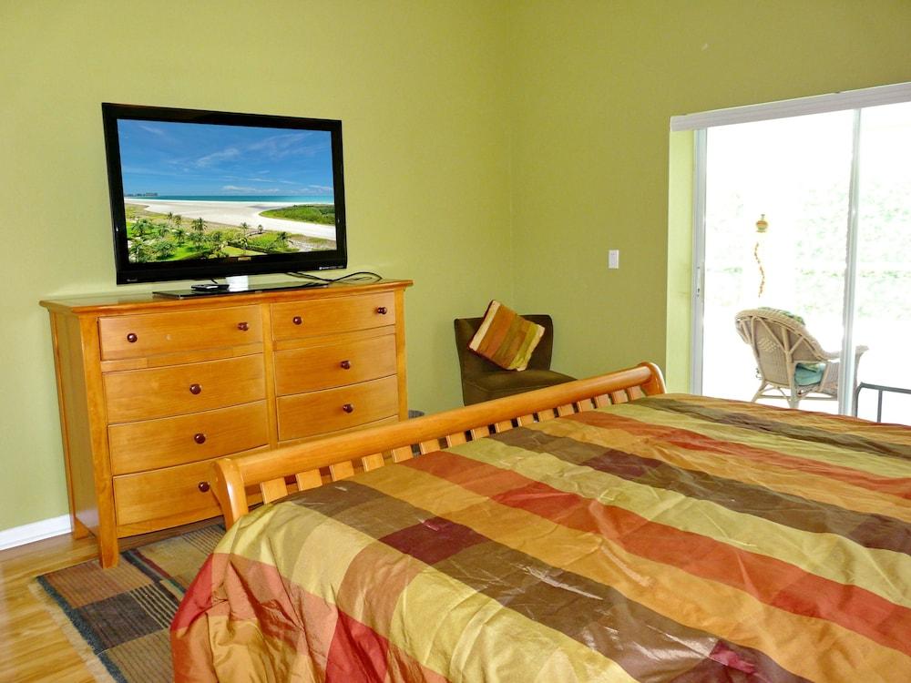 Pet-friendly Home With Pool and Steps to Beach/food