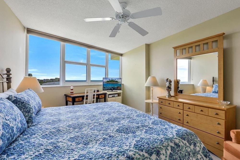 Sunny Beachfront Condo With Pool and Sw-facing Balcony