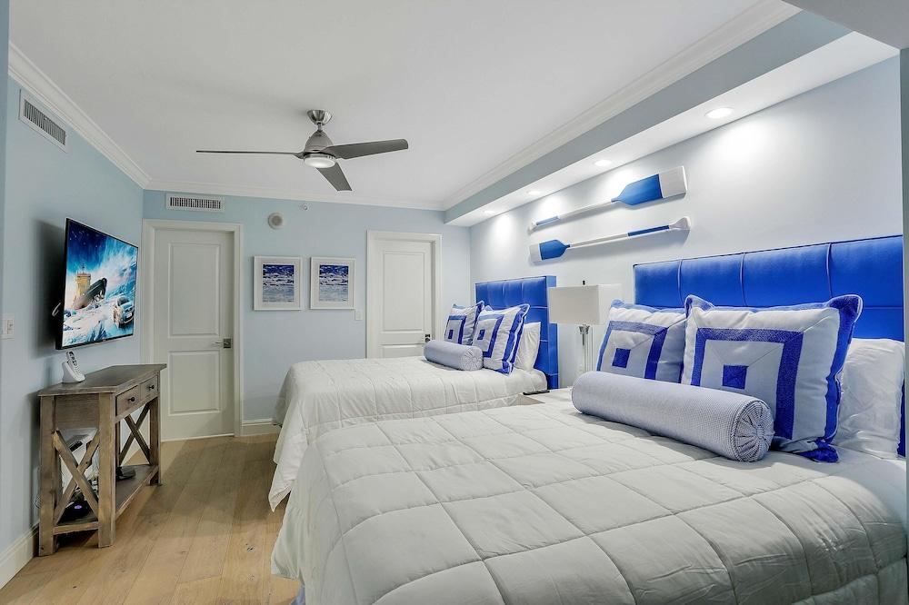 Beachfront Condo With 180-degree Views and Pool