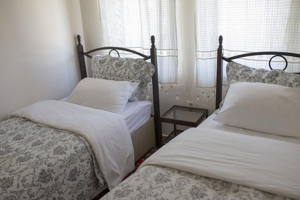 Kamelya Cave Hostel - Adults Only