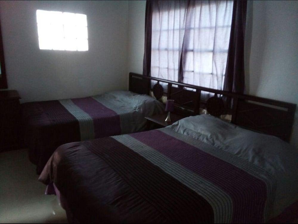 Over The Hill - Guesthouse & Residence