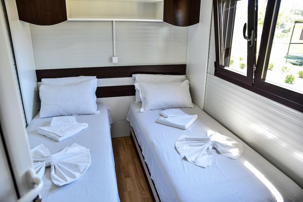 Mobile Homes Giovanni's beach Copacabana