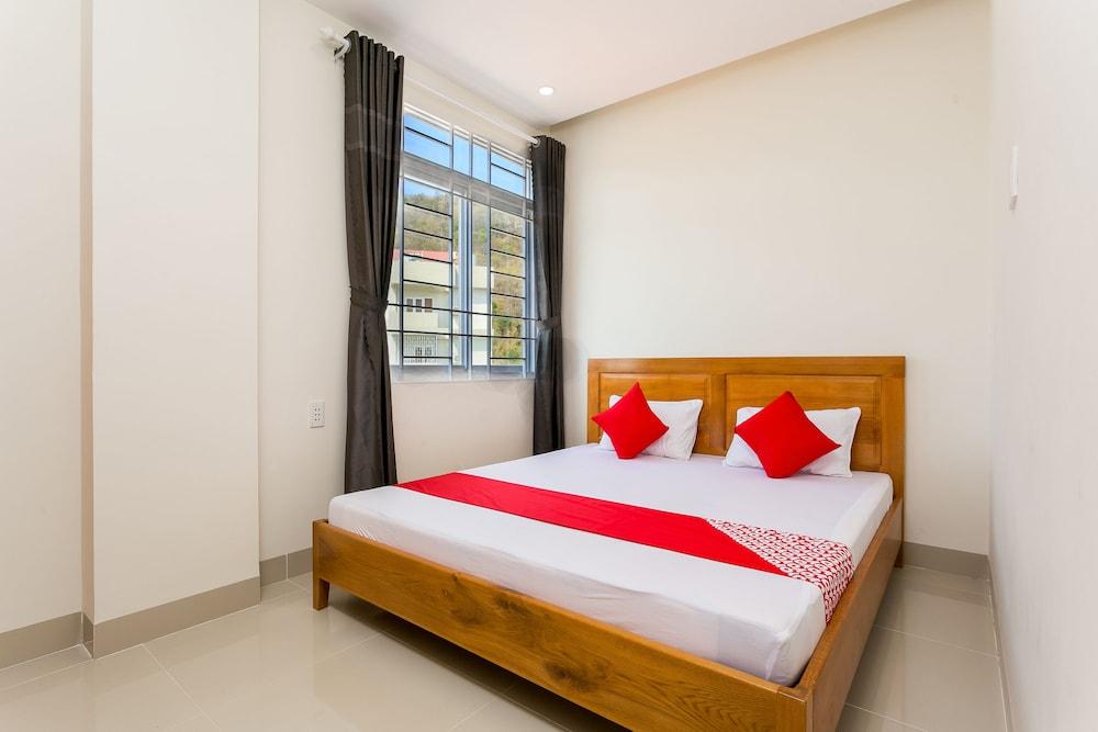 Marine Hotel & Apartment