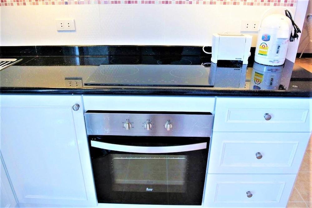 1 bed Luxury Condo Jomtien