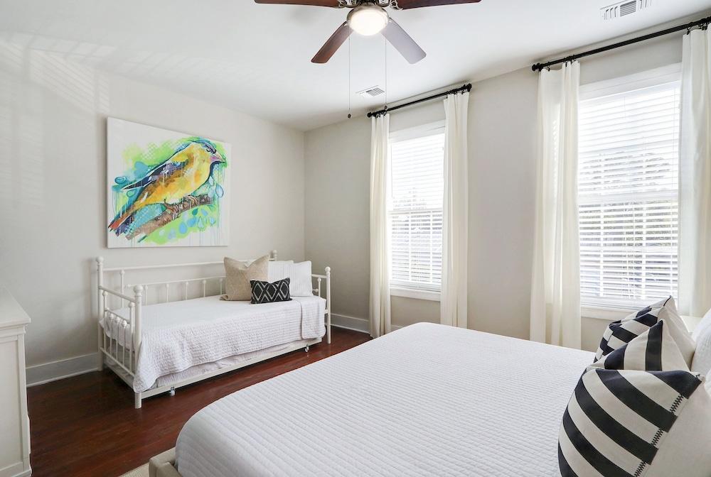 Gallery Stays - Amiri Pop