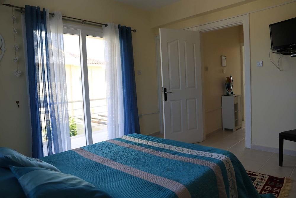 Villa Sardunya Sunset by Amy Villas