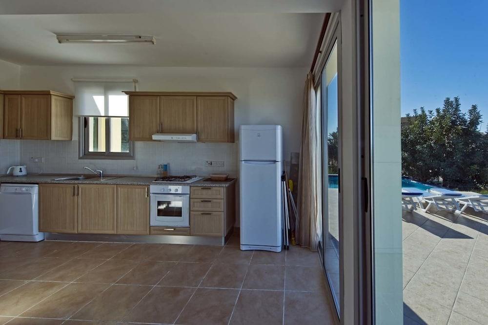 Villa Sunny by Amy Villas