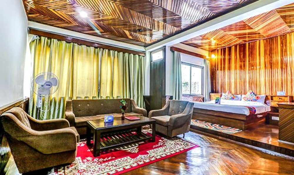 FabHotel Oak Ridge Retreat