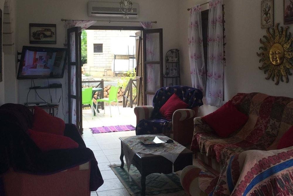 Villa Green Valley by Amy Villas