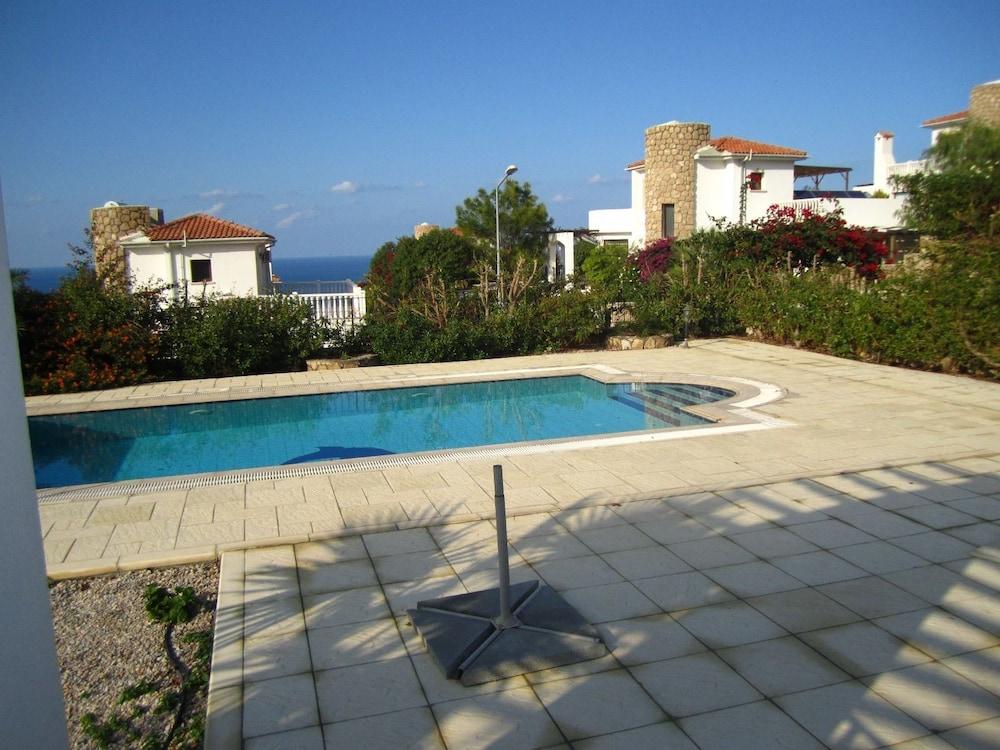 Villa Sunset V25 by Amy Villas