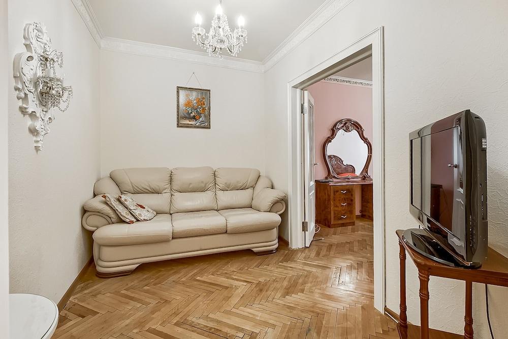Prime Host apartments on Olimpiyskiy