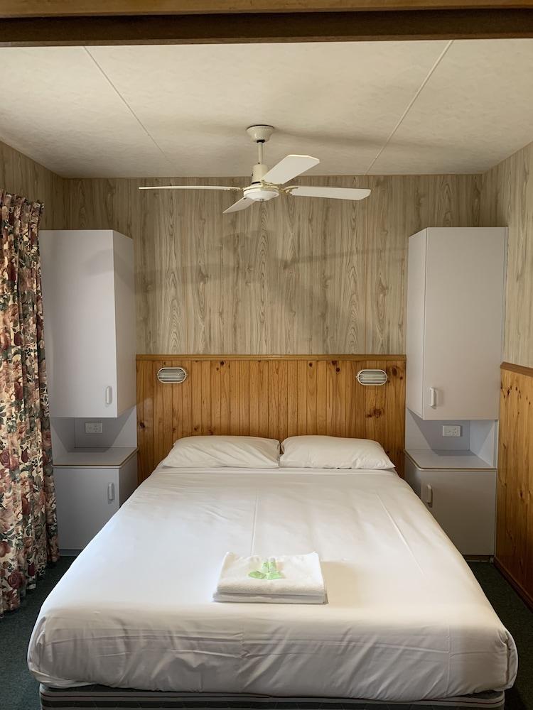 Holbrook Motor Village