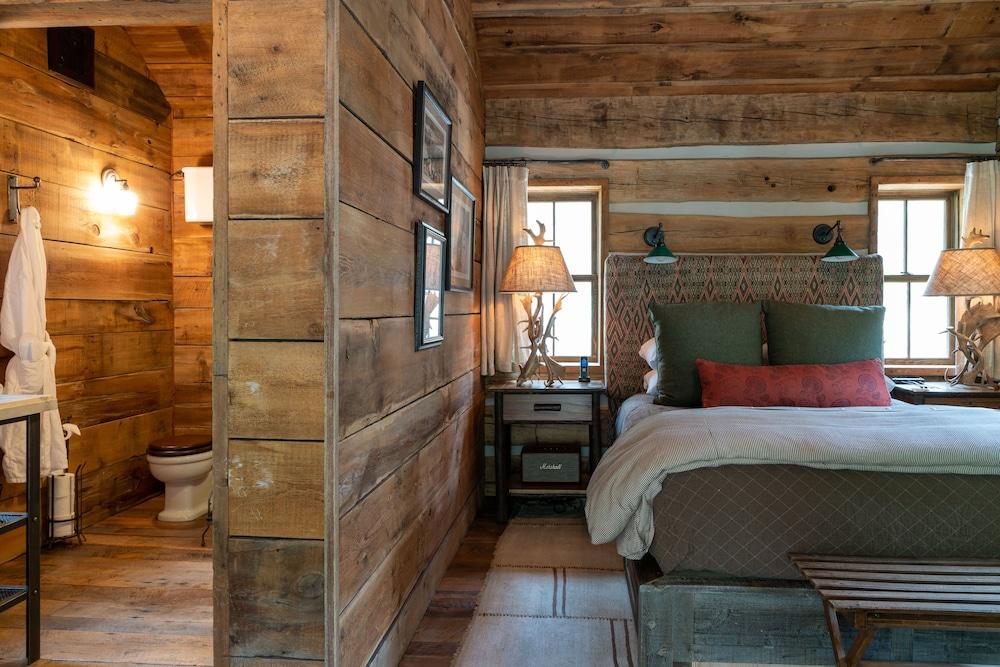 Eleven Taylor River Lodge