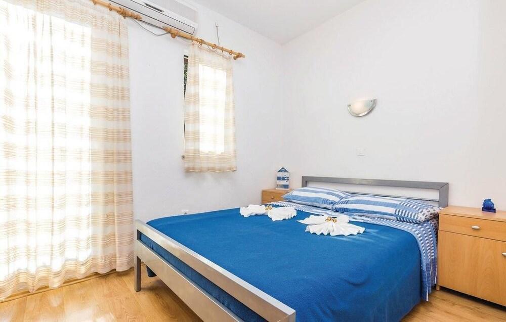 Holiday Home Sea View