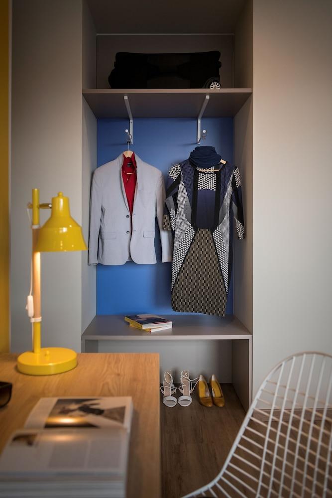 ibis Styles Athens Routes