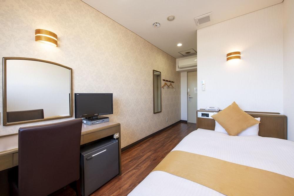 Central Hotel Takahagi