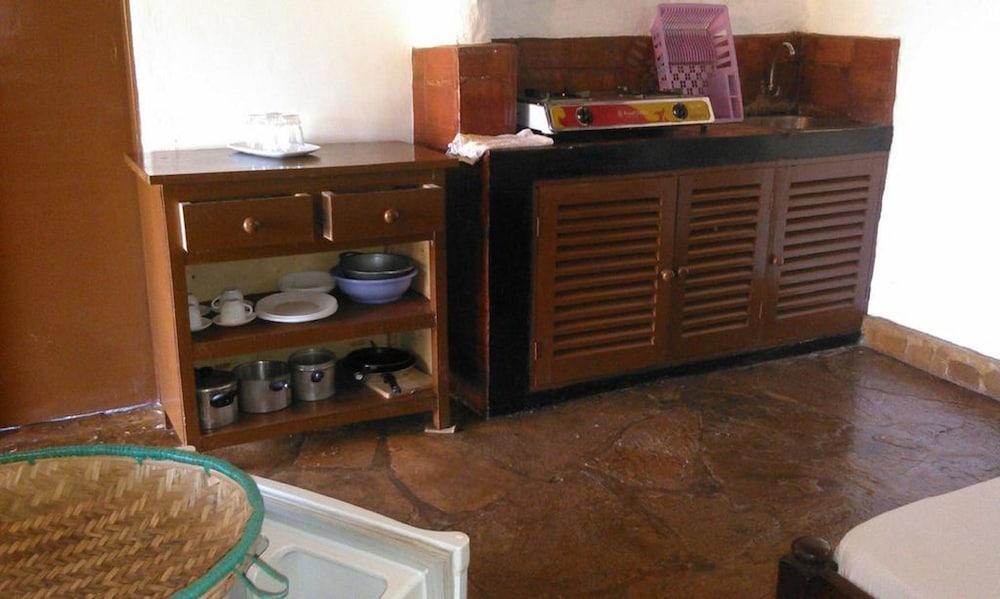 Diani Banda Cottages