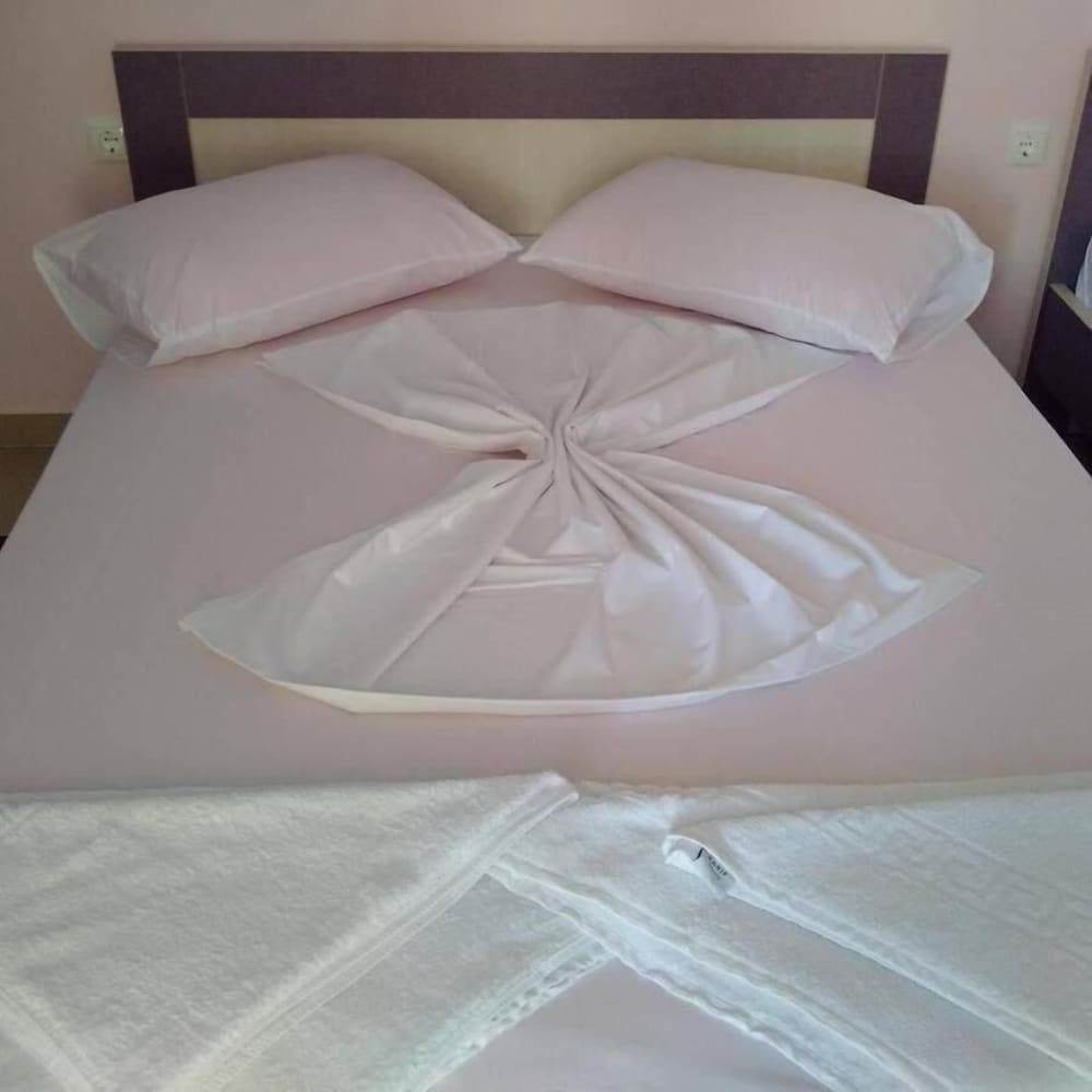 Kalemi's Beachside Hotel