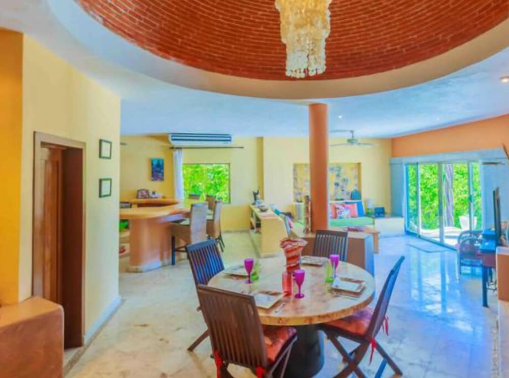 El Gran Escape by Skyrun