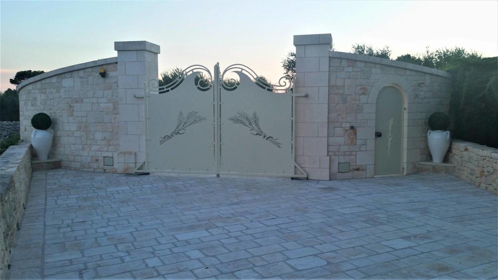 Dépendance in Villa Karmel