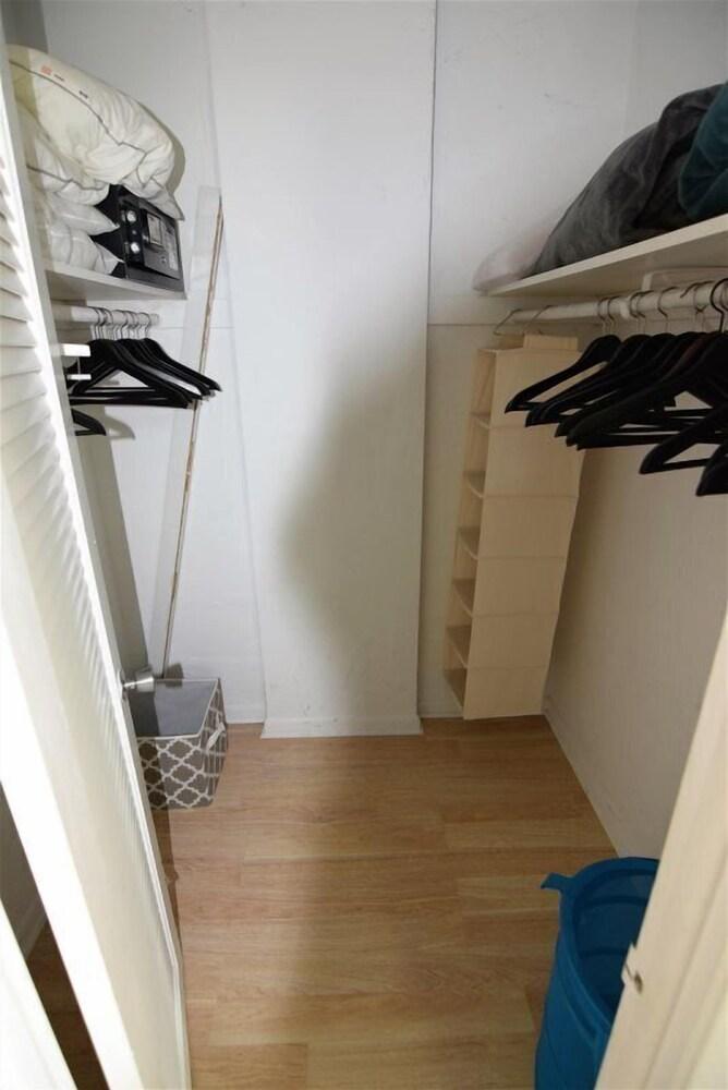 Spectacular 1 Bed 1.5 Baths In Ocean Reserve! Unit 1210