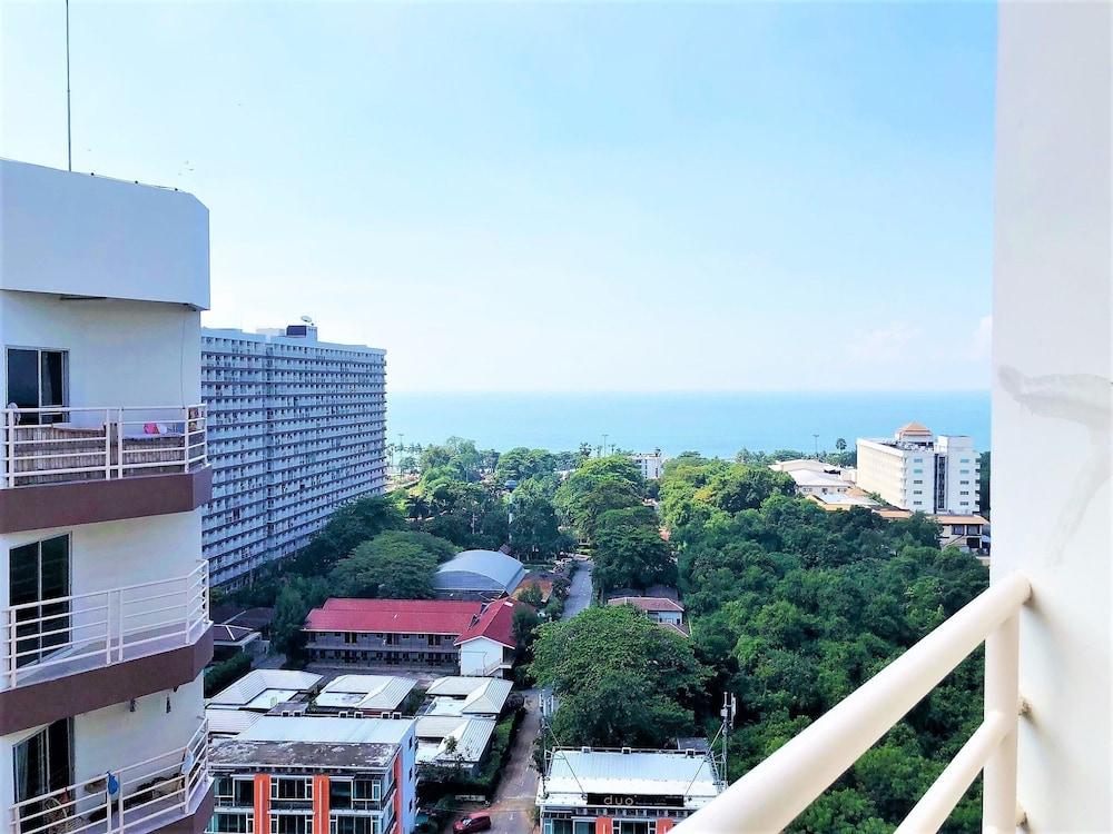 15th Floor Sea View Apartment - Sleeps 2