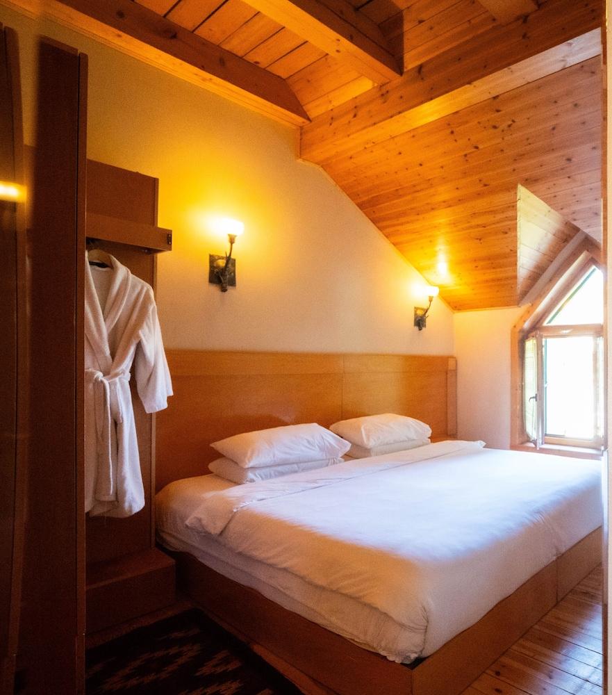 Natyral Razma Resort