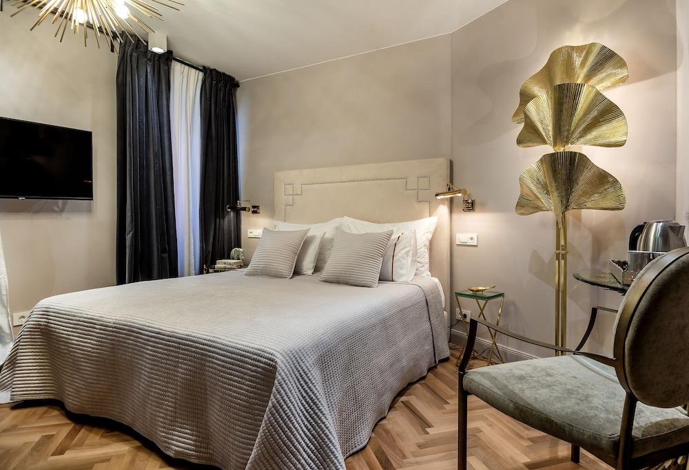 Artale 07 - Adults Only