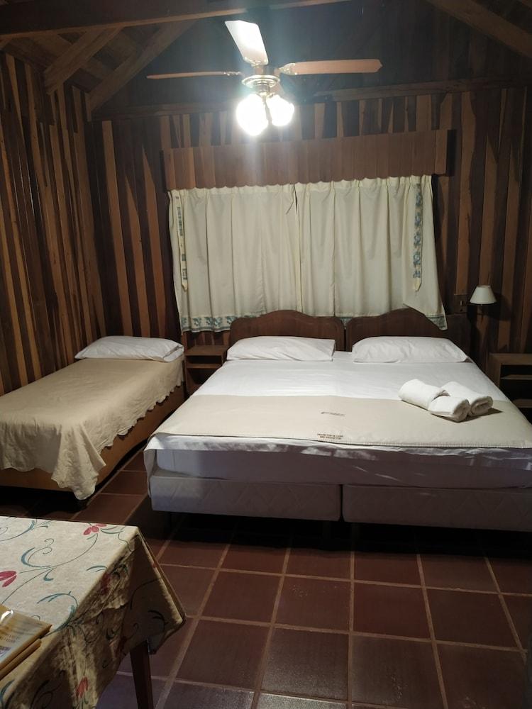 Hotel Cabanas del Parque