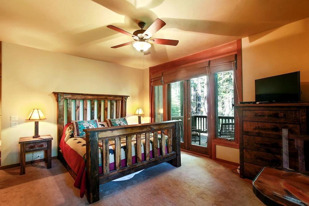 Yosemite Scenic Wonders - Fish Camp Area