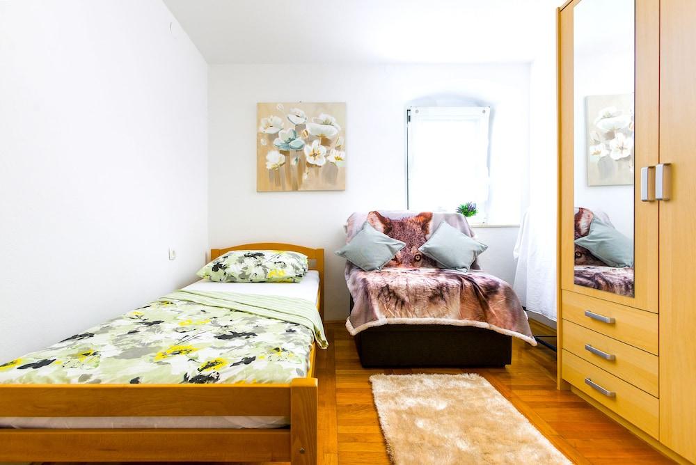 Split Apartments with Hotel Service