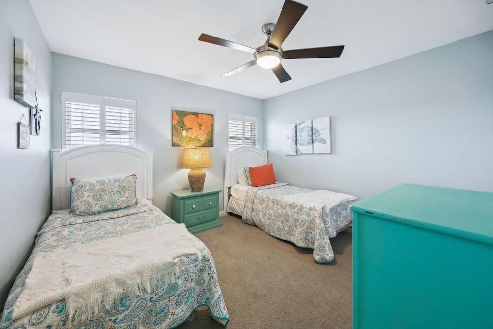 Beach Cottage Look Condo, Ocean View from Spacious Balcony by RedAwning