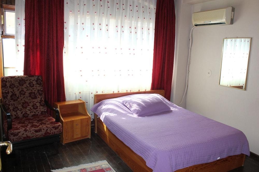 Urla Tarihi Han Otel