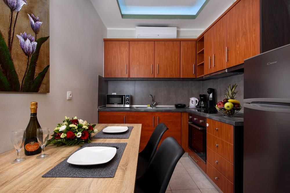 Angelo Del' Arte Estate