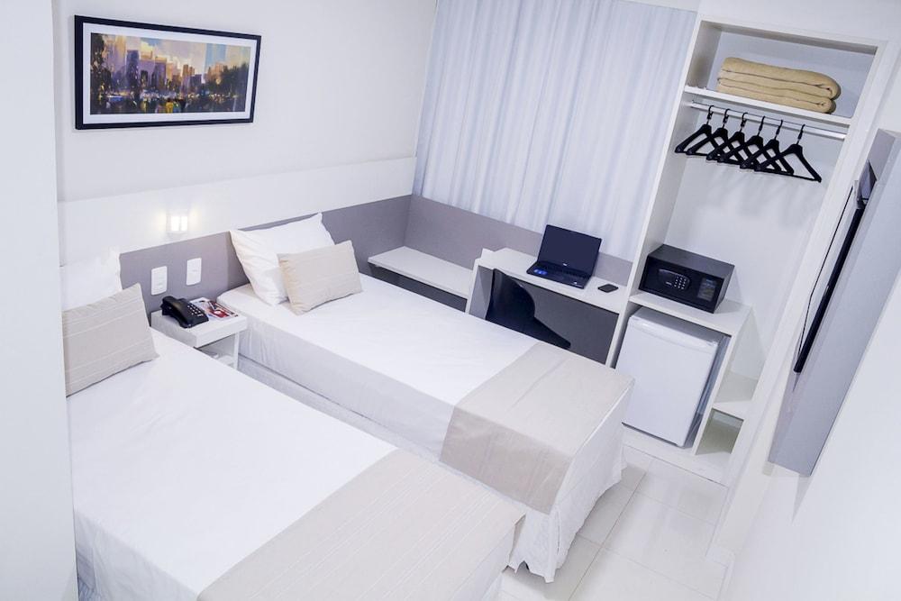 Bristol Easy Hotel - Rio Bonito