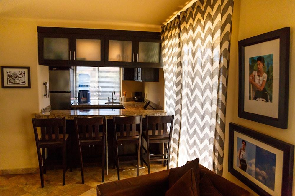 La Costa 201 1 BR by Casago