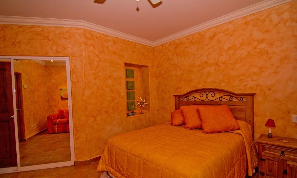 Las Mananitas E3303 3 BR by Casago