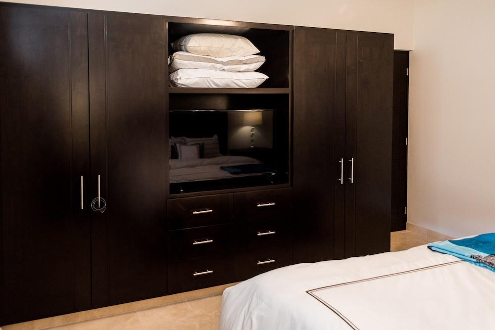 Cascadas de Pedregal 711 3 BR by Casago