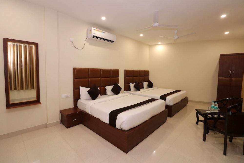 Hotel Dev Ganga