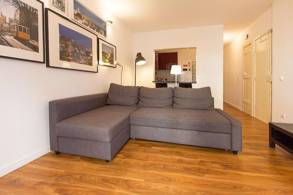 Typical Tailor Made Flat in Central Graça