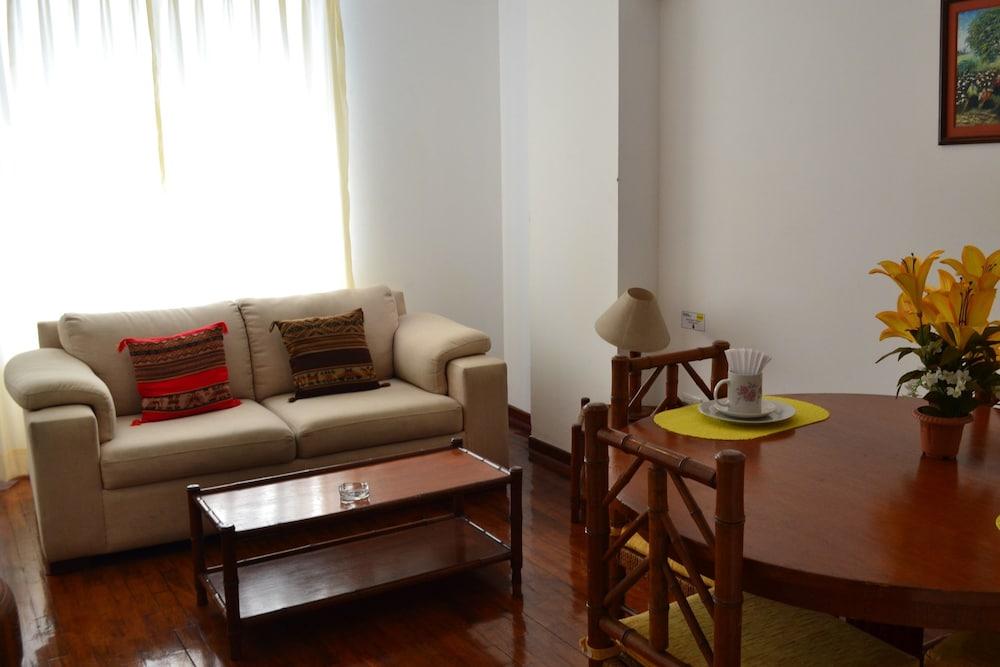 Suite Service Apart Hotel