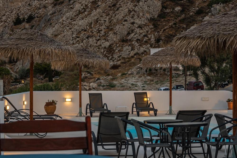 Ancient Thera Apartments