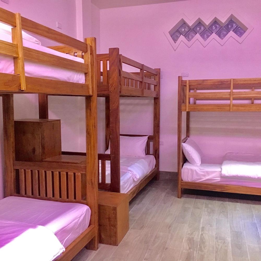 Faraway Suites - Hostel