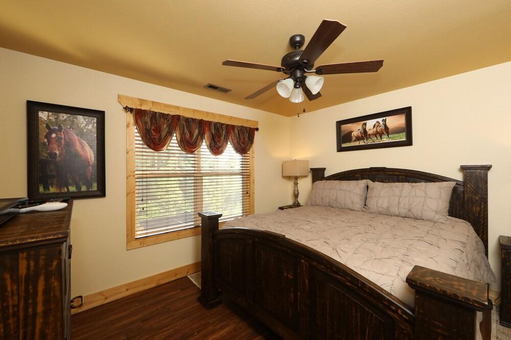 Dive Right In - Four Bedroom Chalet