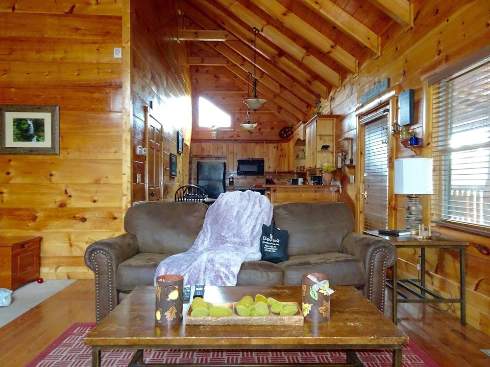 Skinny Dippin - One Bedroom Cabin