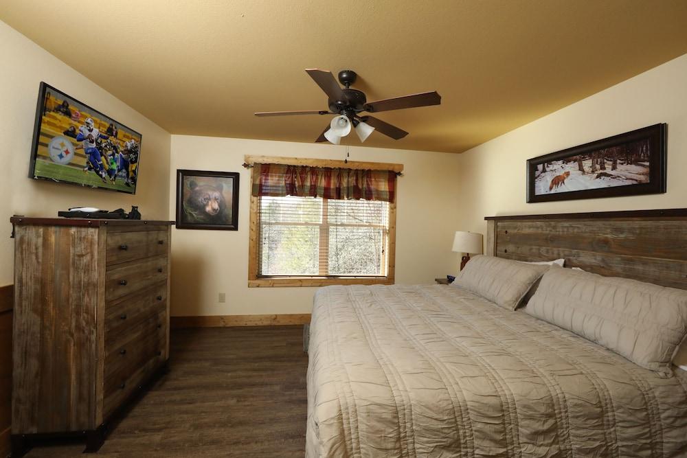 Splash Time Cinema - Six Bedroom Chalet