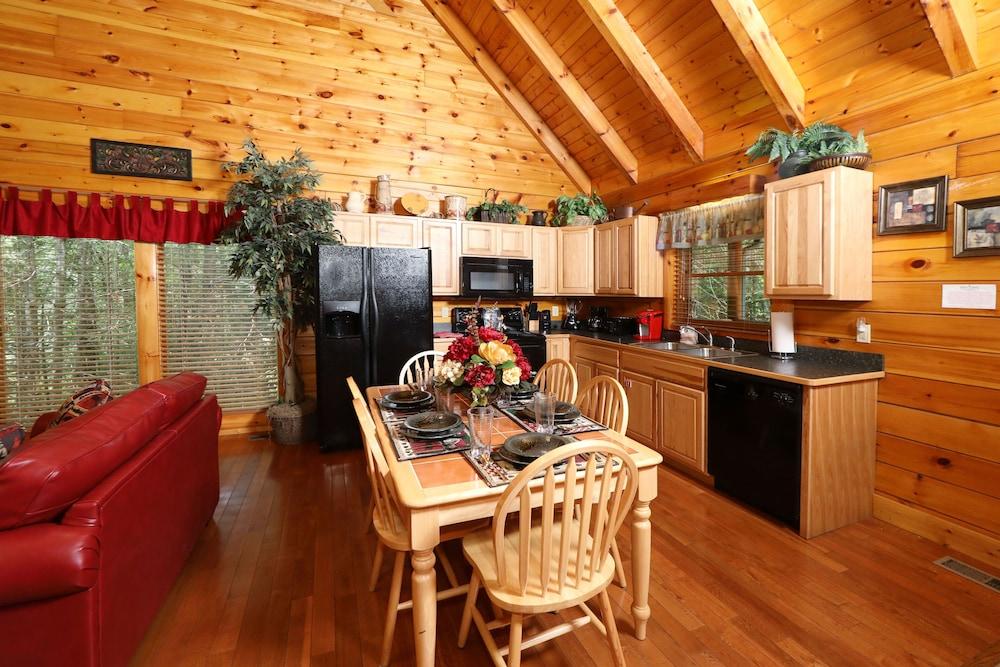 Around the Mountain - One Bedroom Cabin